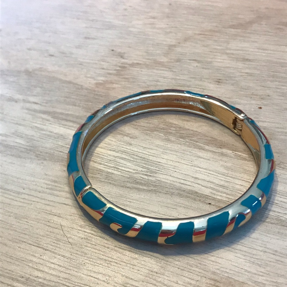 Turquoise and Gold Toned Clasp Bangle Bracelet
